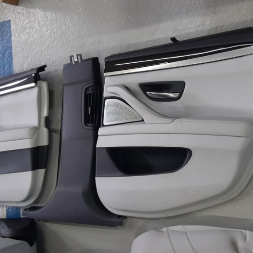 BMW M5 F10 Interiér 